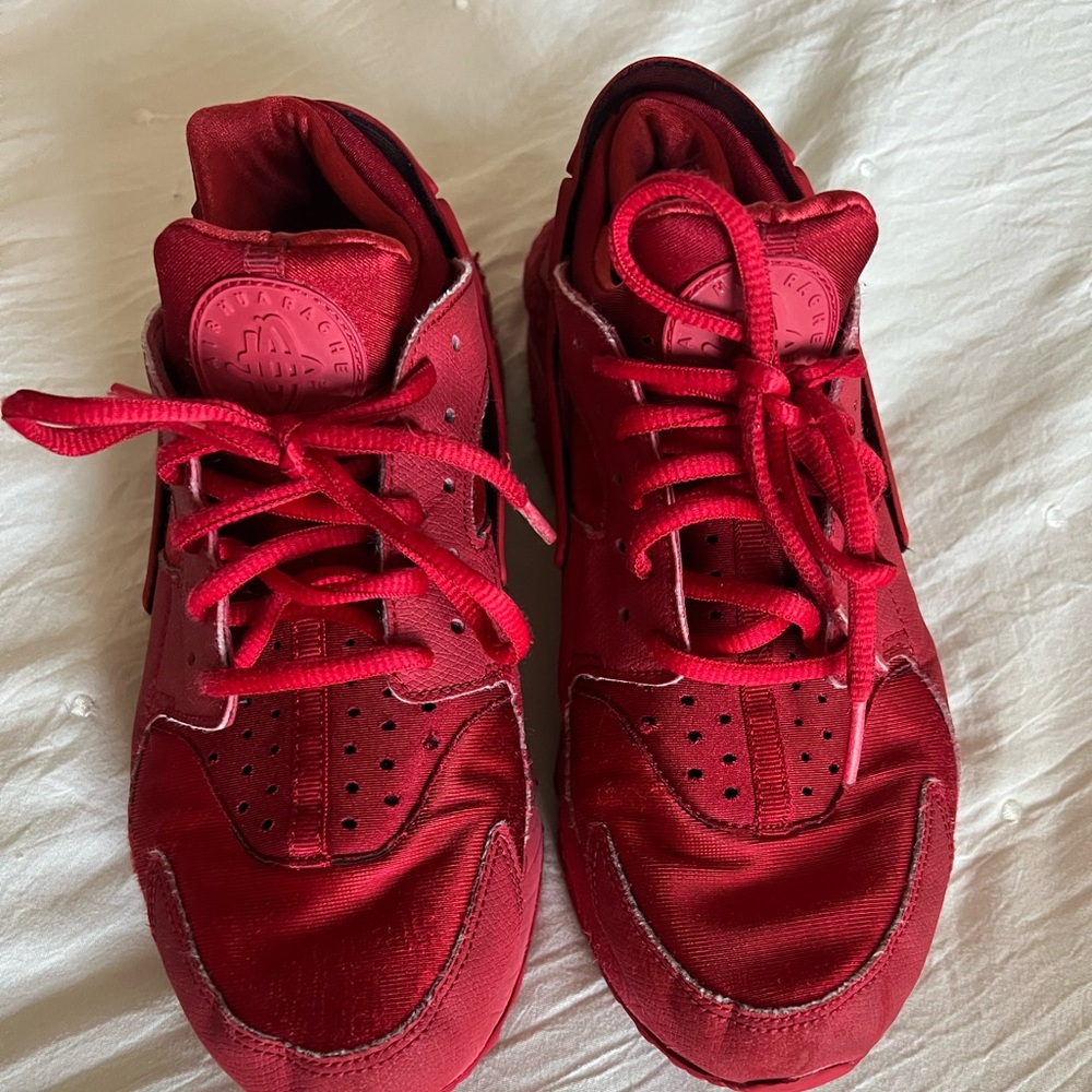 Nike Air Huarache in a size 8.5